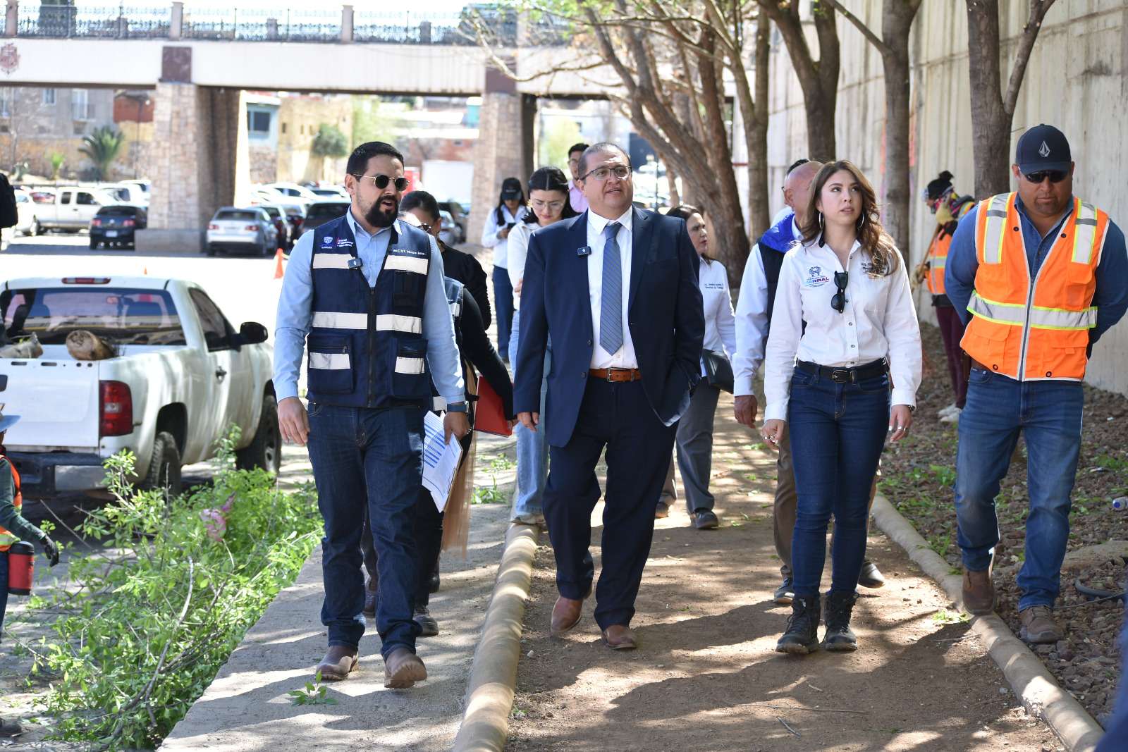 Recorre Chava Calderón la obra De cara al Río