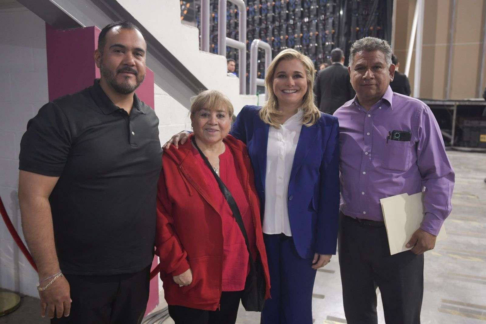 Se reúne Maru con líderes sindicales de maestros