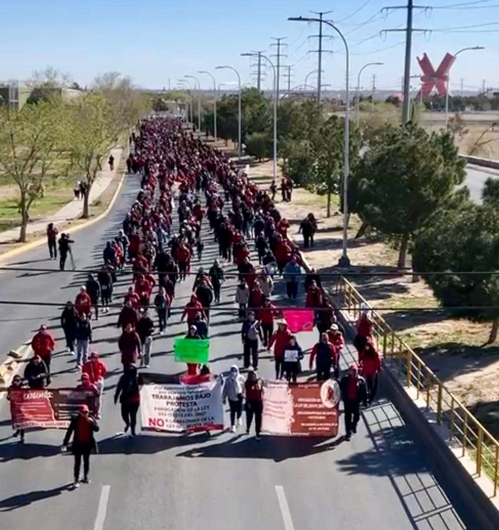 Maestras y maestros marchan en Ciudad Juárez contra Ley ISSSTE 2007 ...