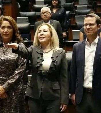 MÁS ALLÁ