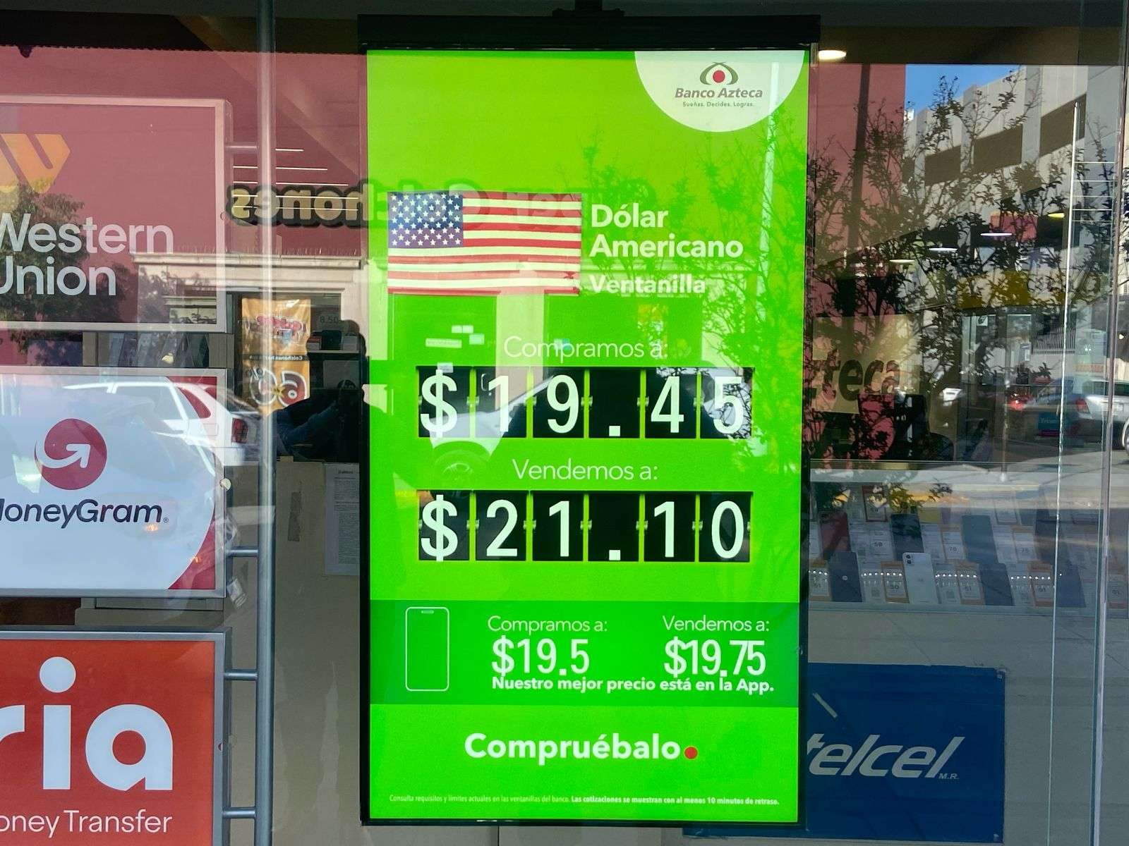 Alcanza dólar los $21.10 en el Banco Azteca