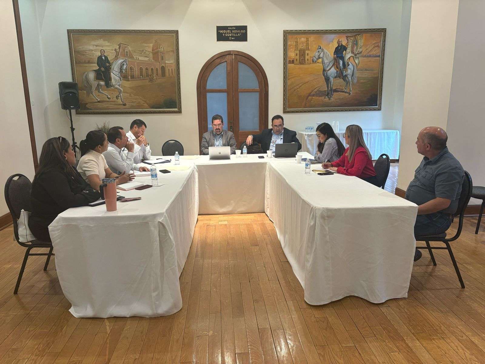 Presentan propuesta para maestros, corrigen diferencias en retenciones