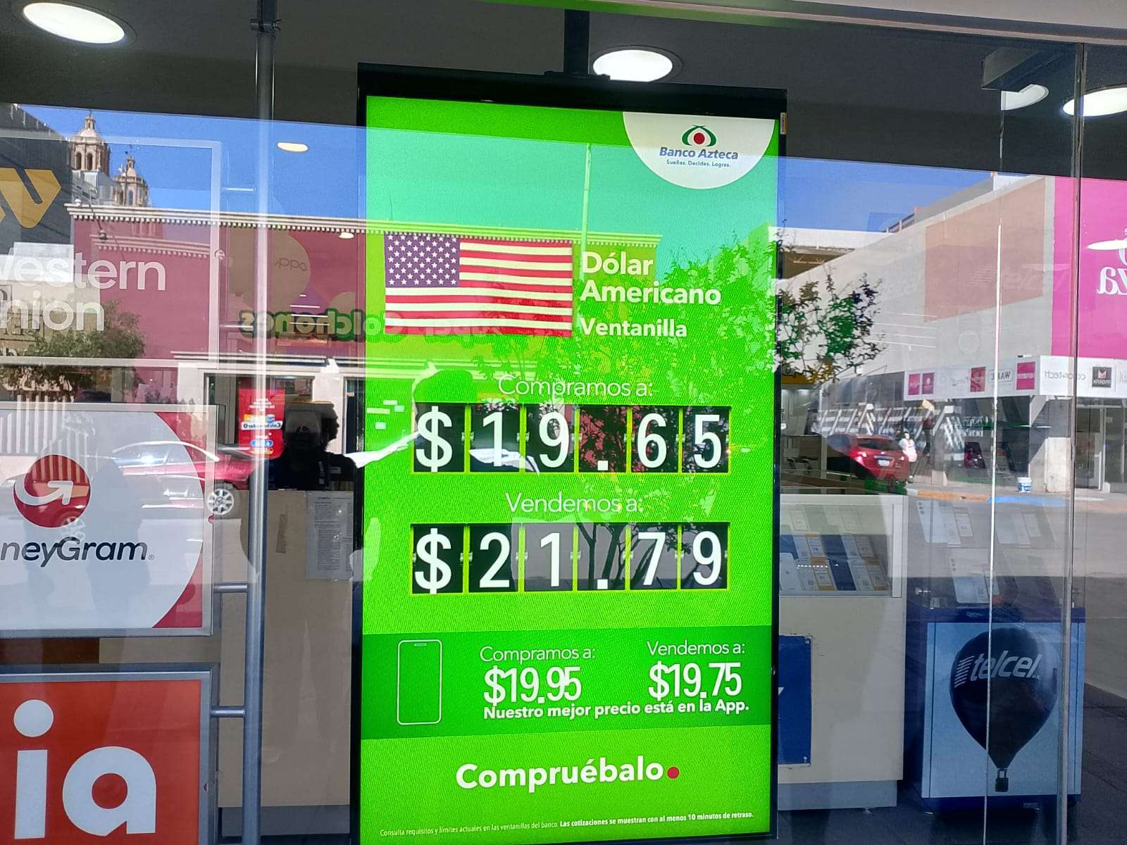 Sube dólar a 21.79 este miércoles