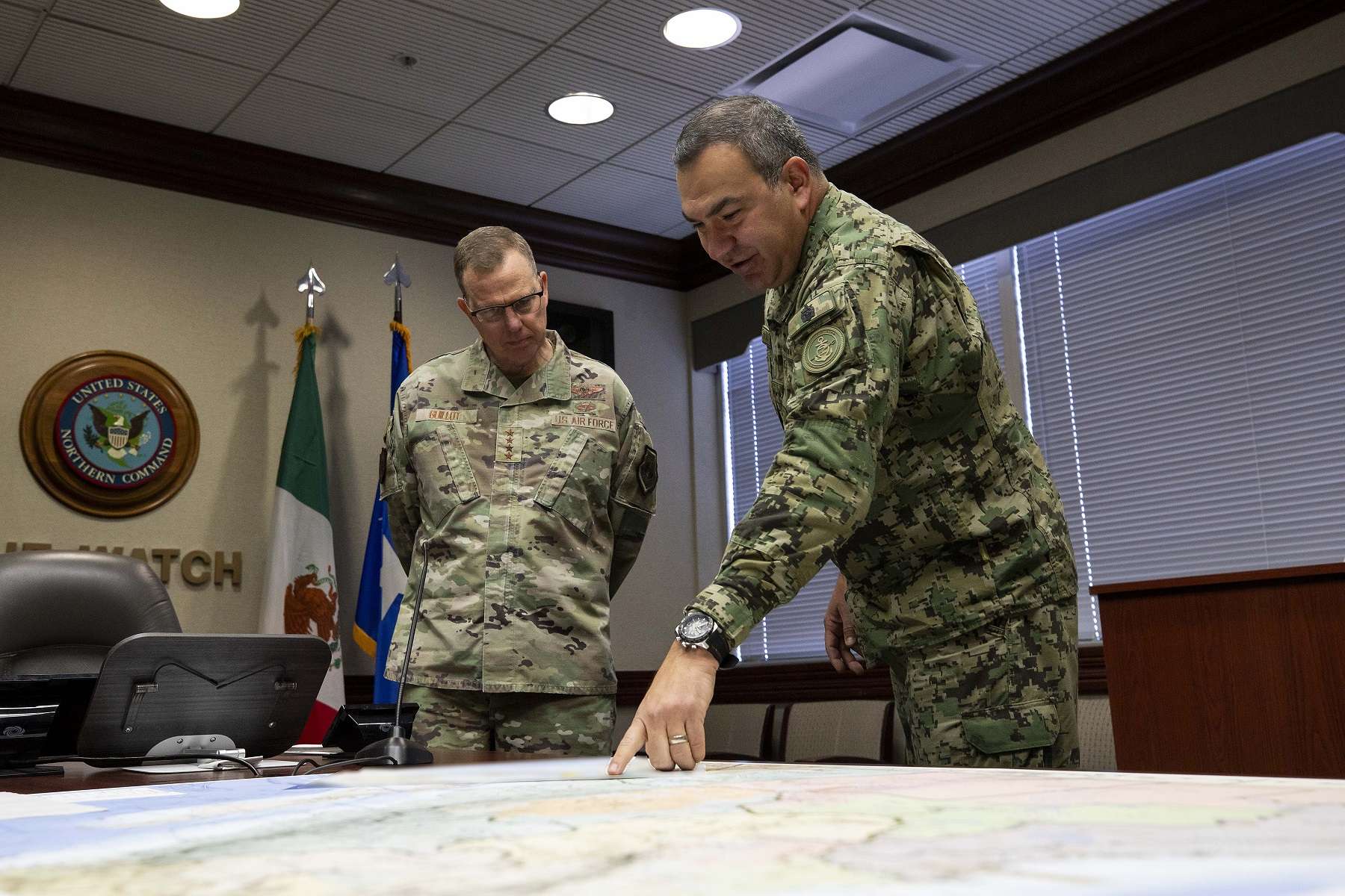 Coordinan México y EU nueva estrategia contra narcos en la frontera