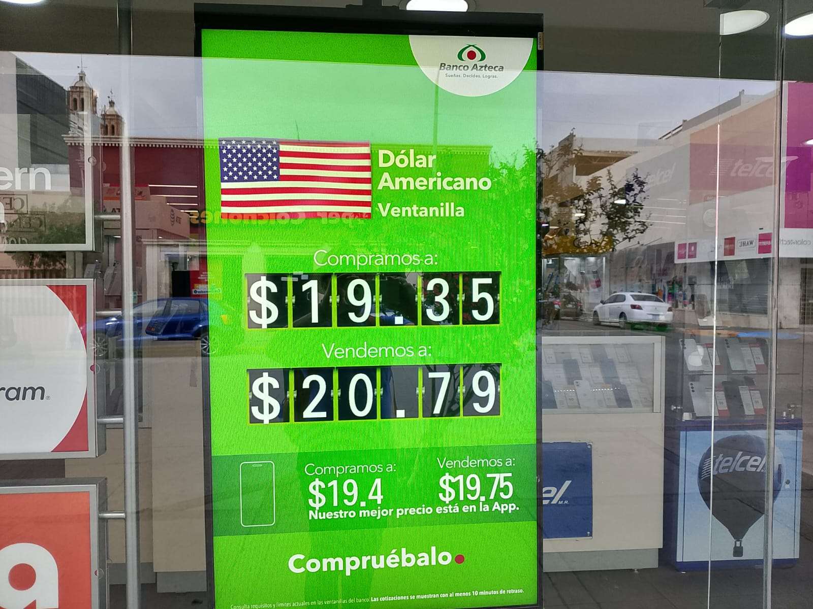 Registra el dólar una ligera baja este jueves a 20.79