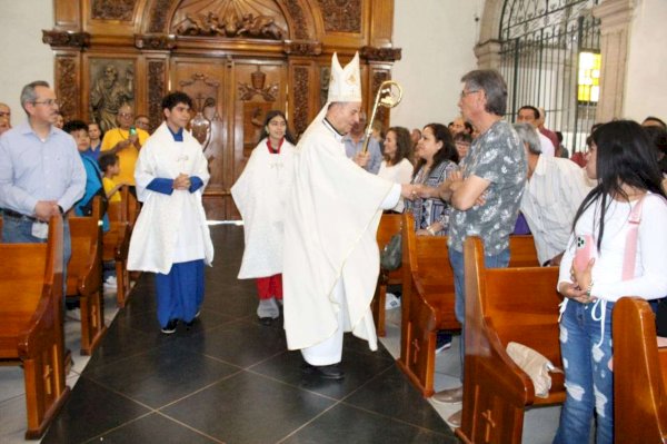Conmemoran el Jueves Santo con lavatorio de pies en Catedral | La ...