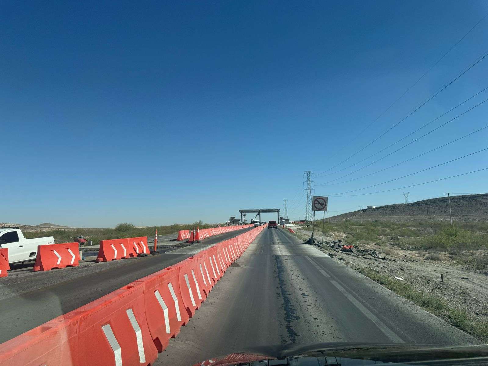 Construyen filtro de seguridad en kilómetro 329 de la carretera a Juárez