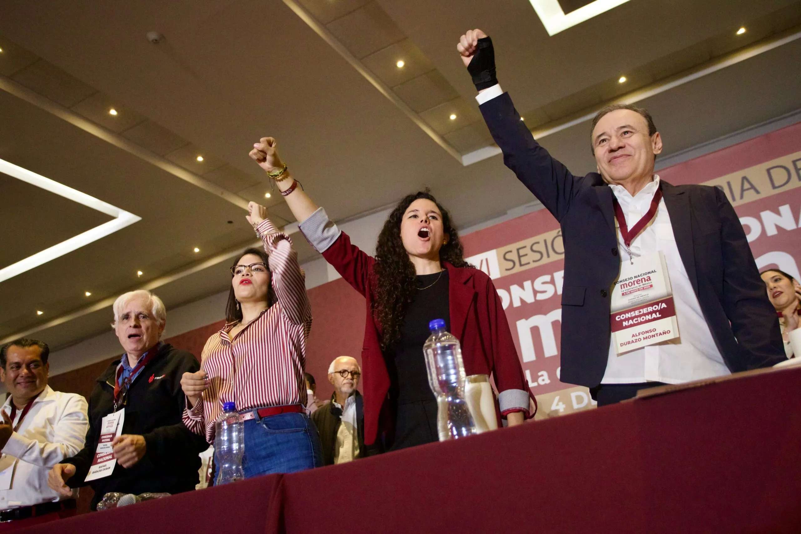 
Alista Morena debate sobre expropiación de TV Azteca
