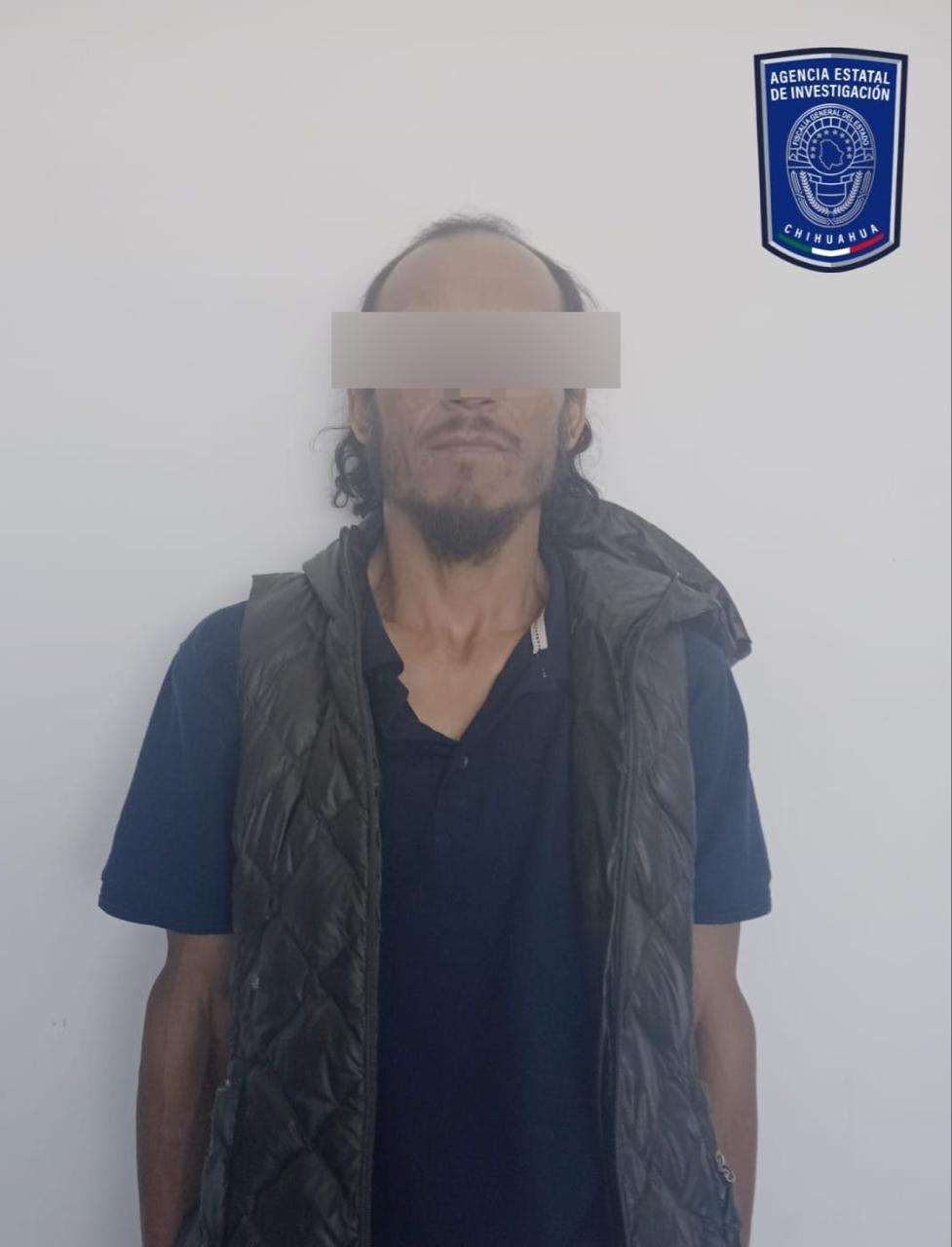 Obligaba a su hijo de 9 años pedir dinero en cruceros; lo detienen
