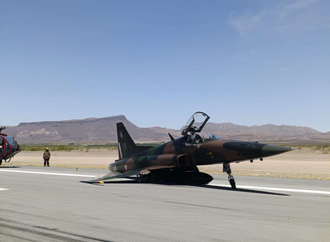 Falla aquí tren de aterrizaje a un F-5 de la Fuerza Aérea Mexicana