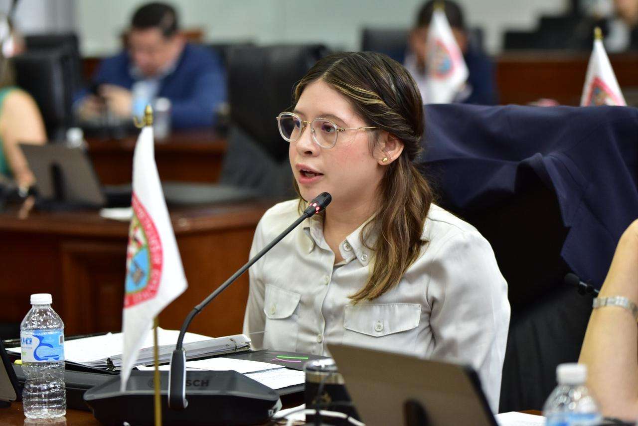 No es una moda, soy una mujer bisexual: Diputada