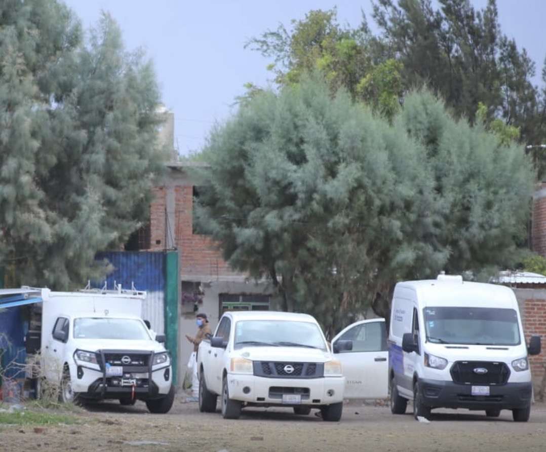 Localizan fosa clandestina con al menos 10 cuerpos en Irapuato frente a cancha de futbol