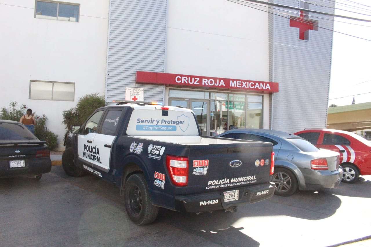 Hallan a mujer colgada, la llevan a clínica pero ya había muerto