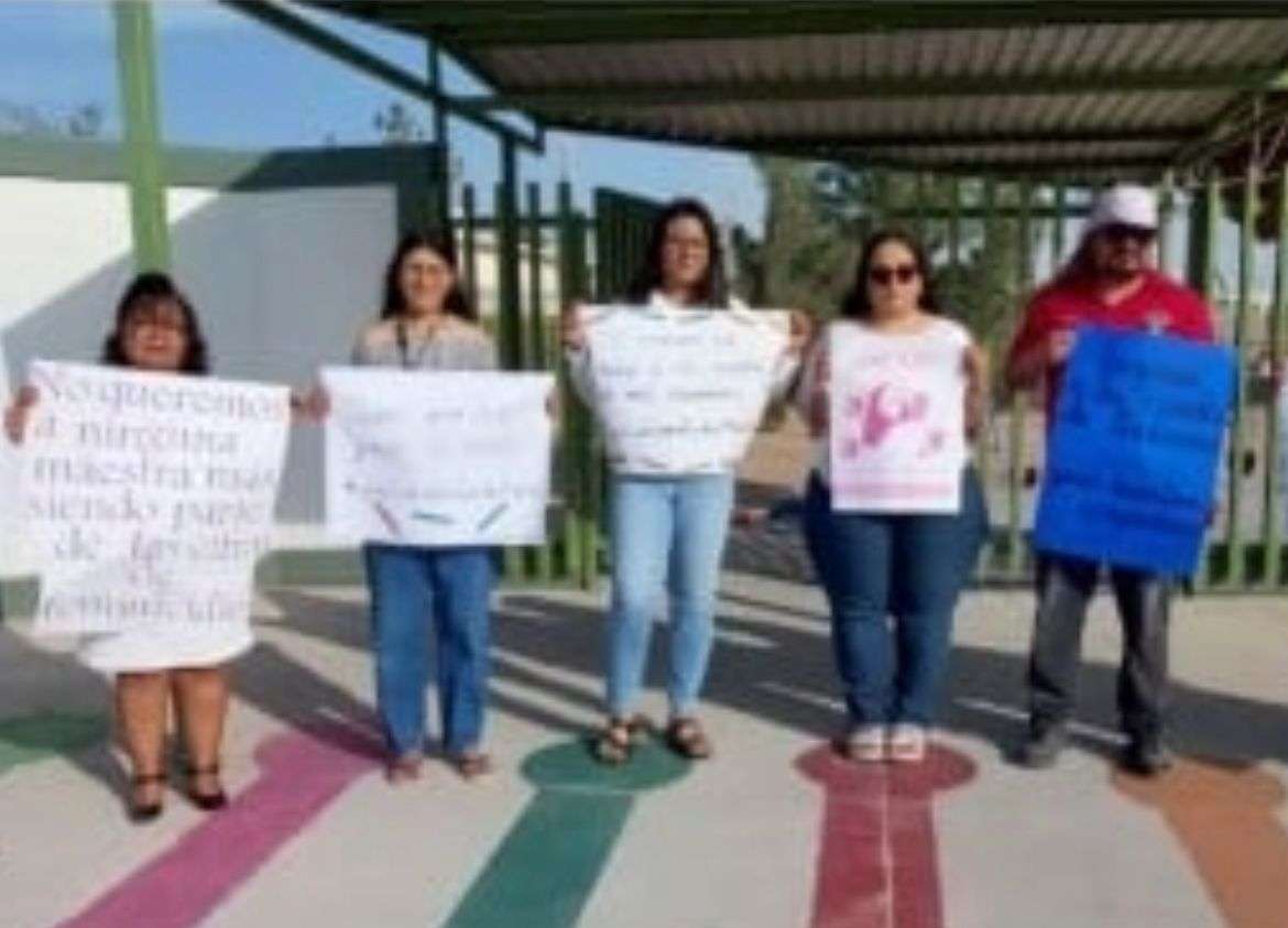 Protestan maestros y exigen justicia por feminicidio de Isabel Nieto
