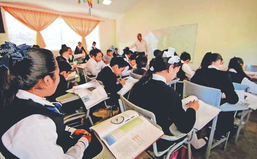 Acorta SEP ciclo escolar; incluyen más vacaciones