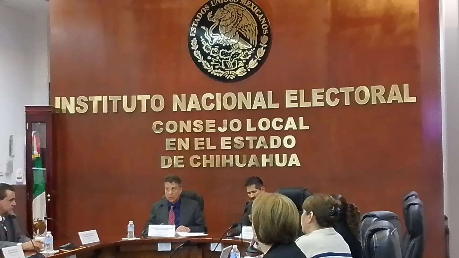 Apenas llegó a bodega del INE 15.65% de paquetes electorales