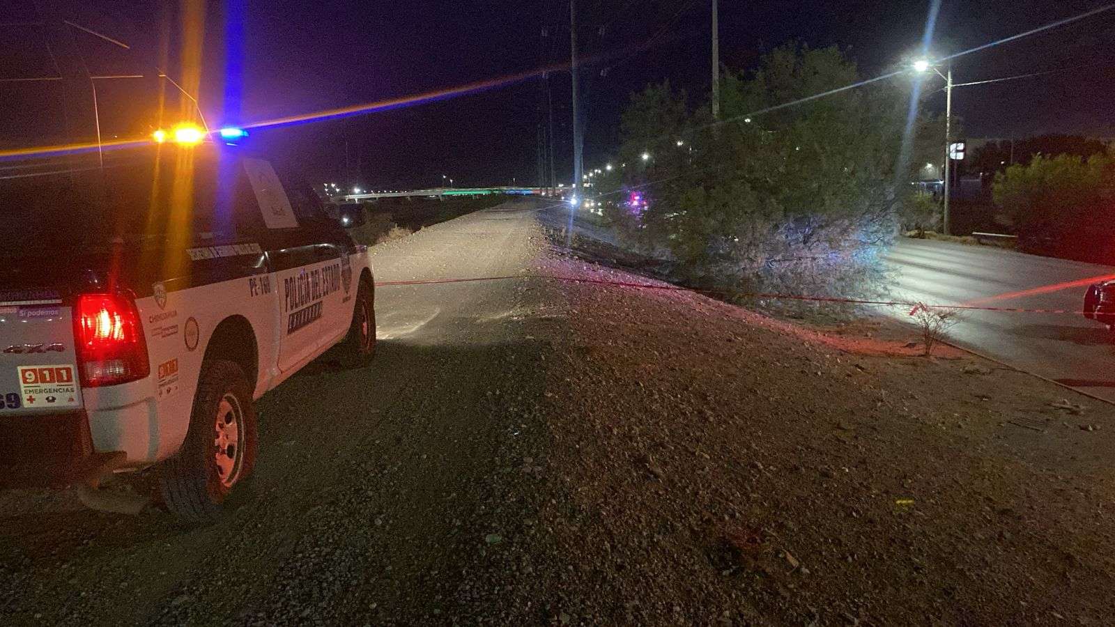 Dejan un asesinado vestido de mujer y mensaje en el Cuatro Siglos
