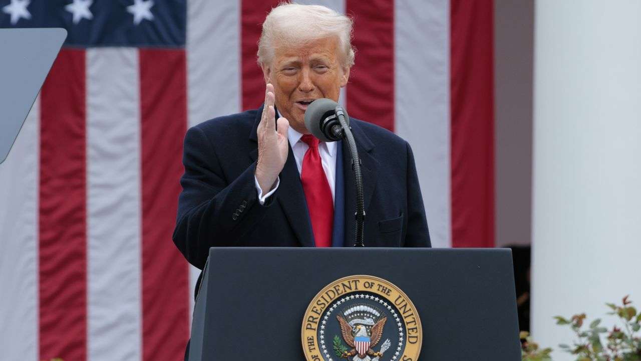 Prohíbe Trump entrada a ciudadanos de 12 países