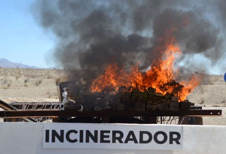 Quema FGR casi una tonelada de drogas en Chihuahua y Juárez
