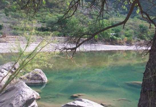 Se ahoga joven en río de Urique mientras pescaba