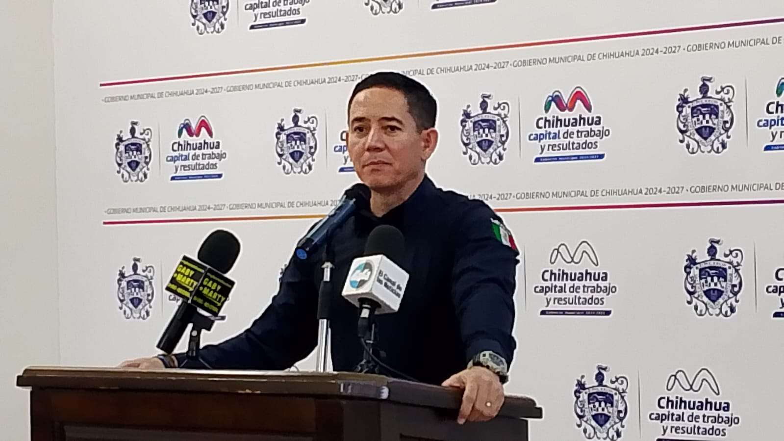 Firman convenio para becar a policías y bomberos en la Uach