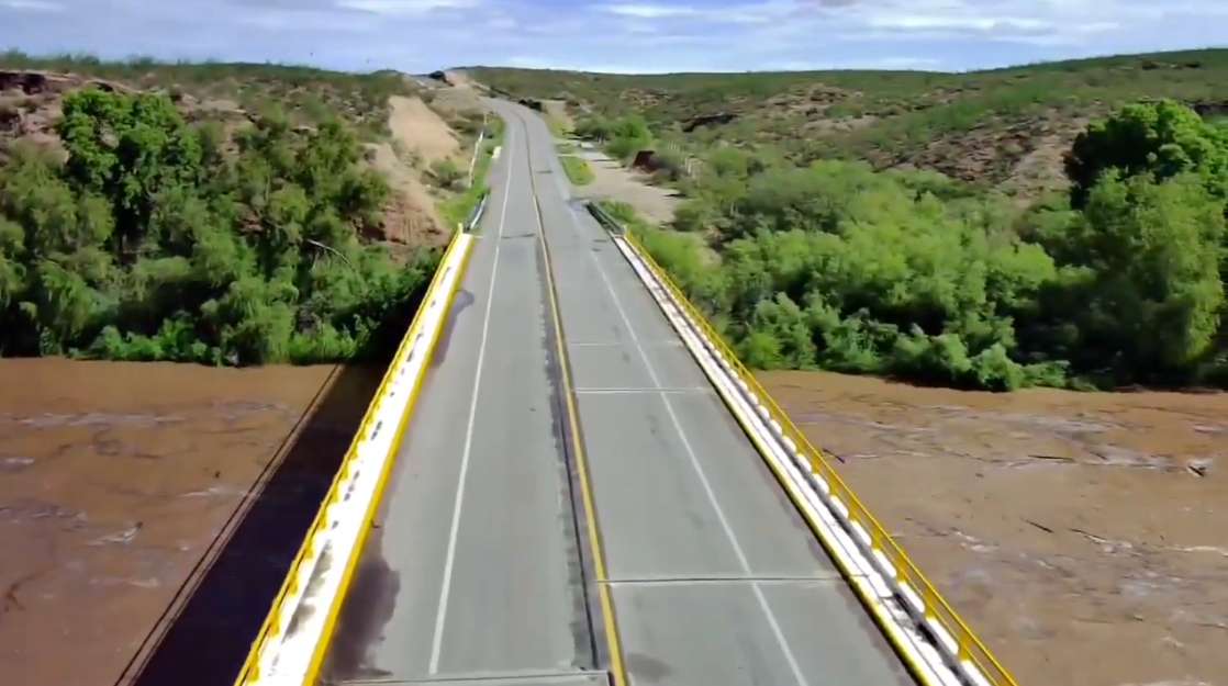 Luce maravilloso el río Conchos a su máximo nivel
