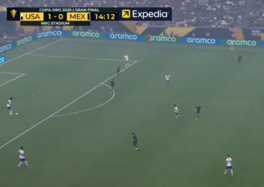 Mete EU primer golazo de cabeza contra México