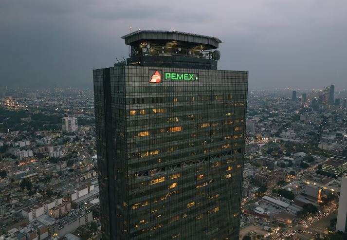 Busca México refinanciar la gigantesca deuda de Pemex cuanto antes

