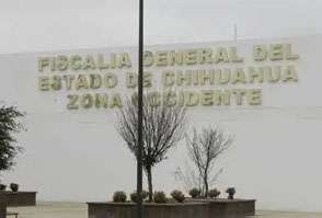 Muere mujer al chocar auto contra árbol en rúa Cuauhtémoc-La Junta