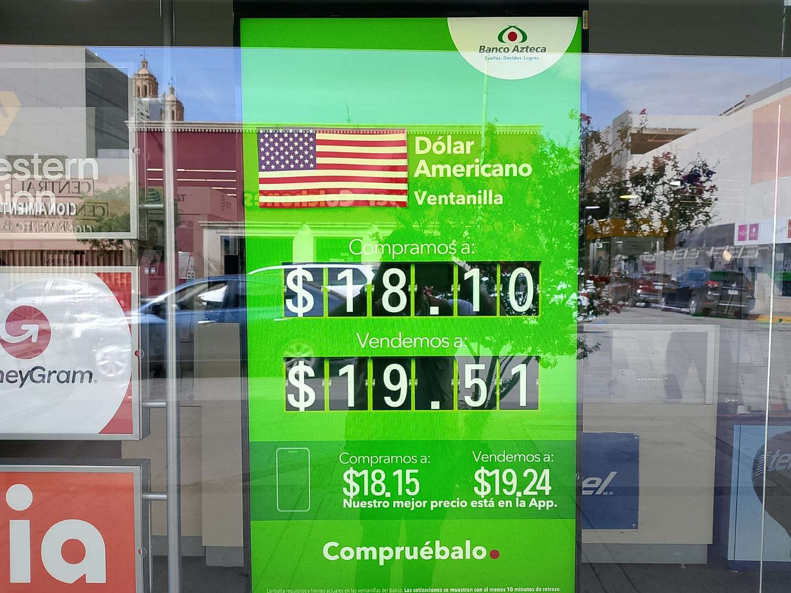 Sube el dólar a $19.51 este domingo en Banco Azteca