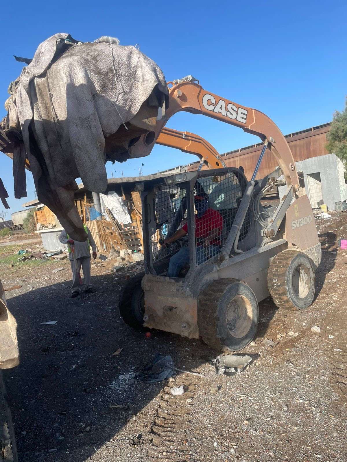 Retiran estructura con riesgo de incendio en la entrada a Juárez