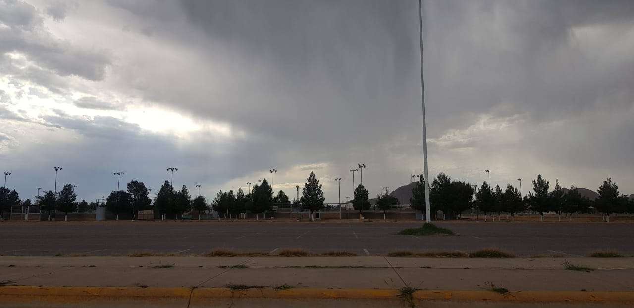 Prevén fuertes lluvias y tormenta eléctrica hoy en la ciudad