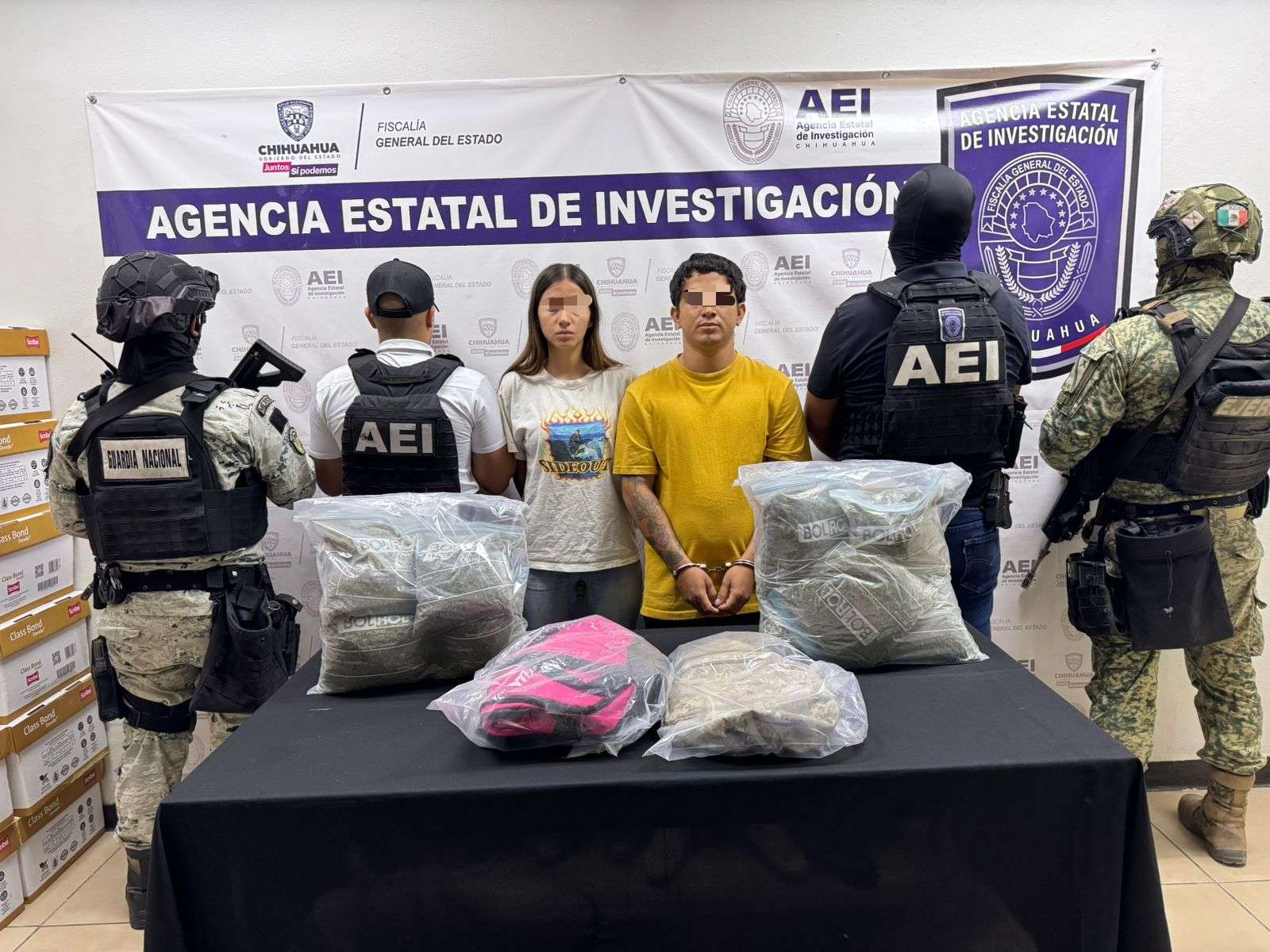 Detienen a pareja con 5 kilos de marihuana colonia Versalles