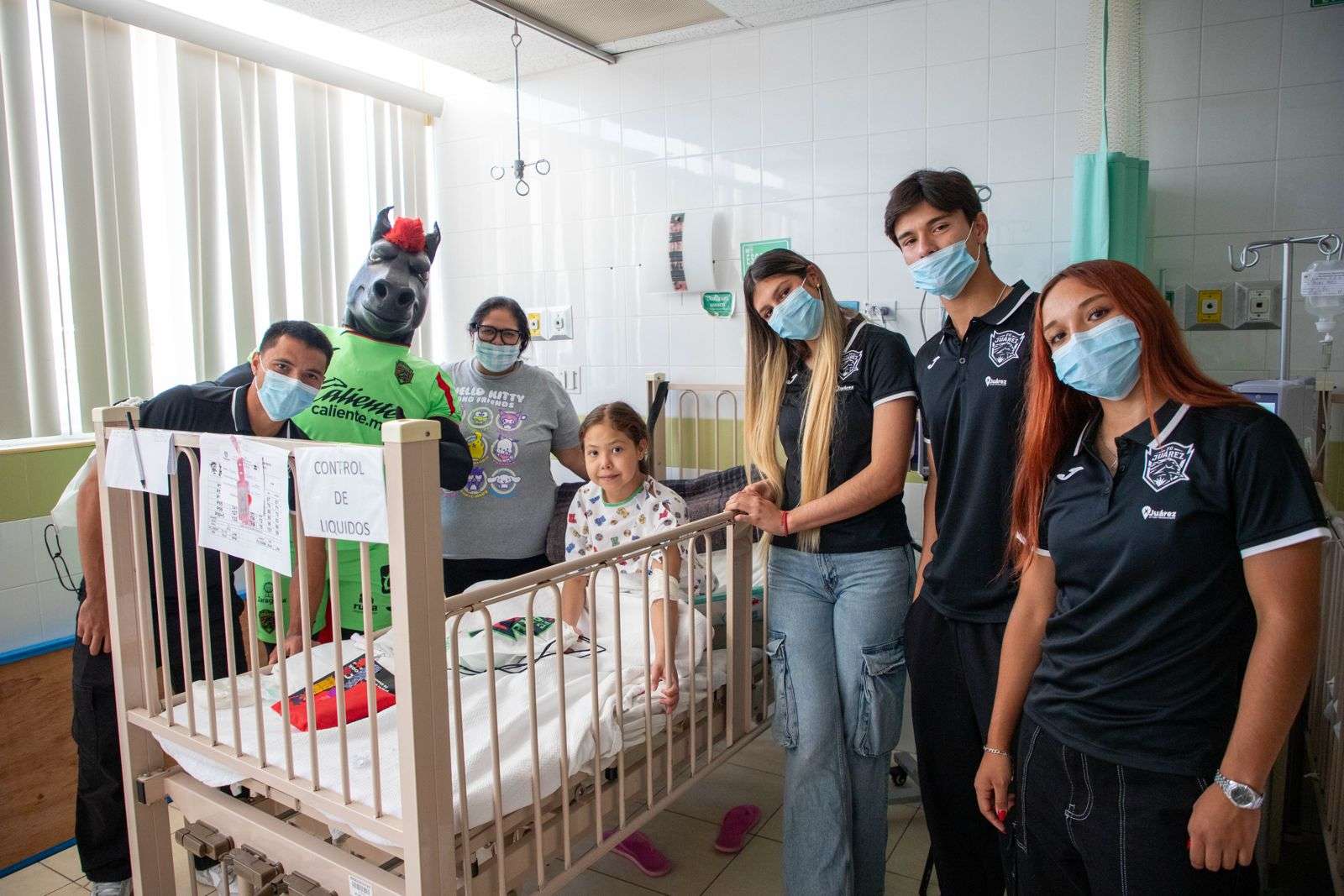 Visita Bravos el Hospital Infantil de Especialidades