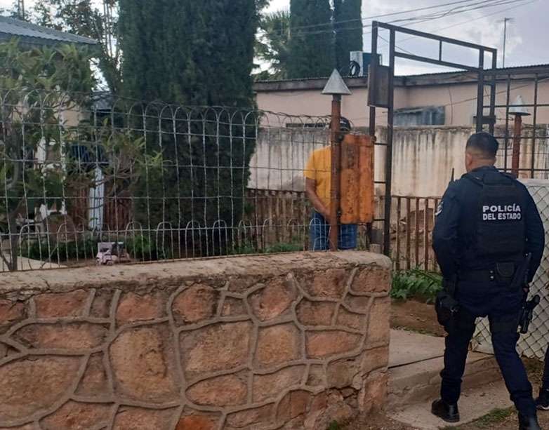 Hallan a octagenario asesinado y maniatado a su andadera
