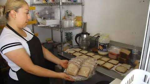 Capacitan a comerciantes en manejo de alimentos 