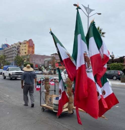 Inicia otorgamiento de permisos para ambulantes por mes patrio