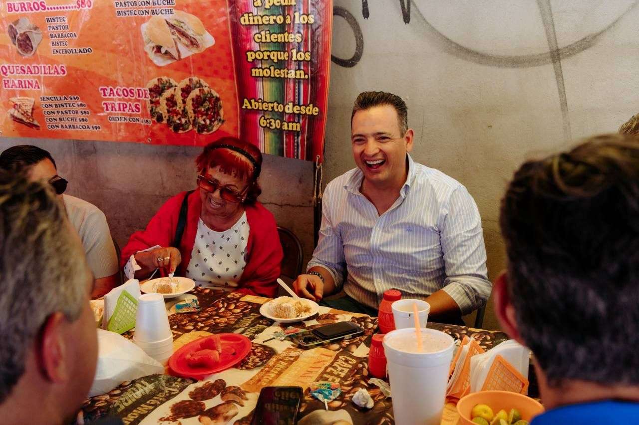 Recorre Bonilla el mercado de La Rayón en Juárez | La Opción de Chihuahua