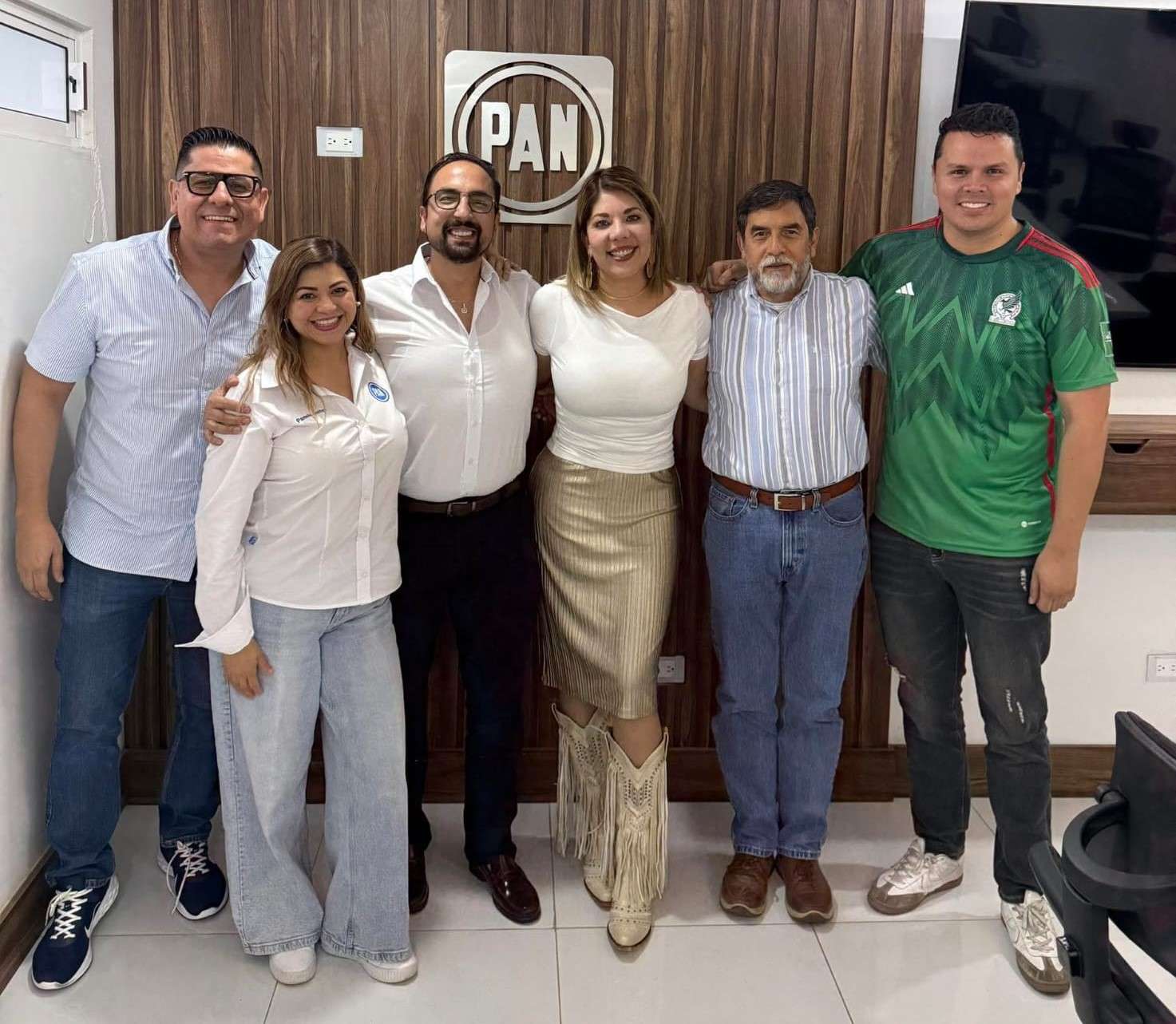 Cierra César Komaba filas como candidato único al PAN municipal