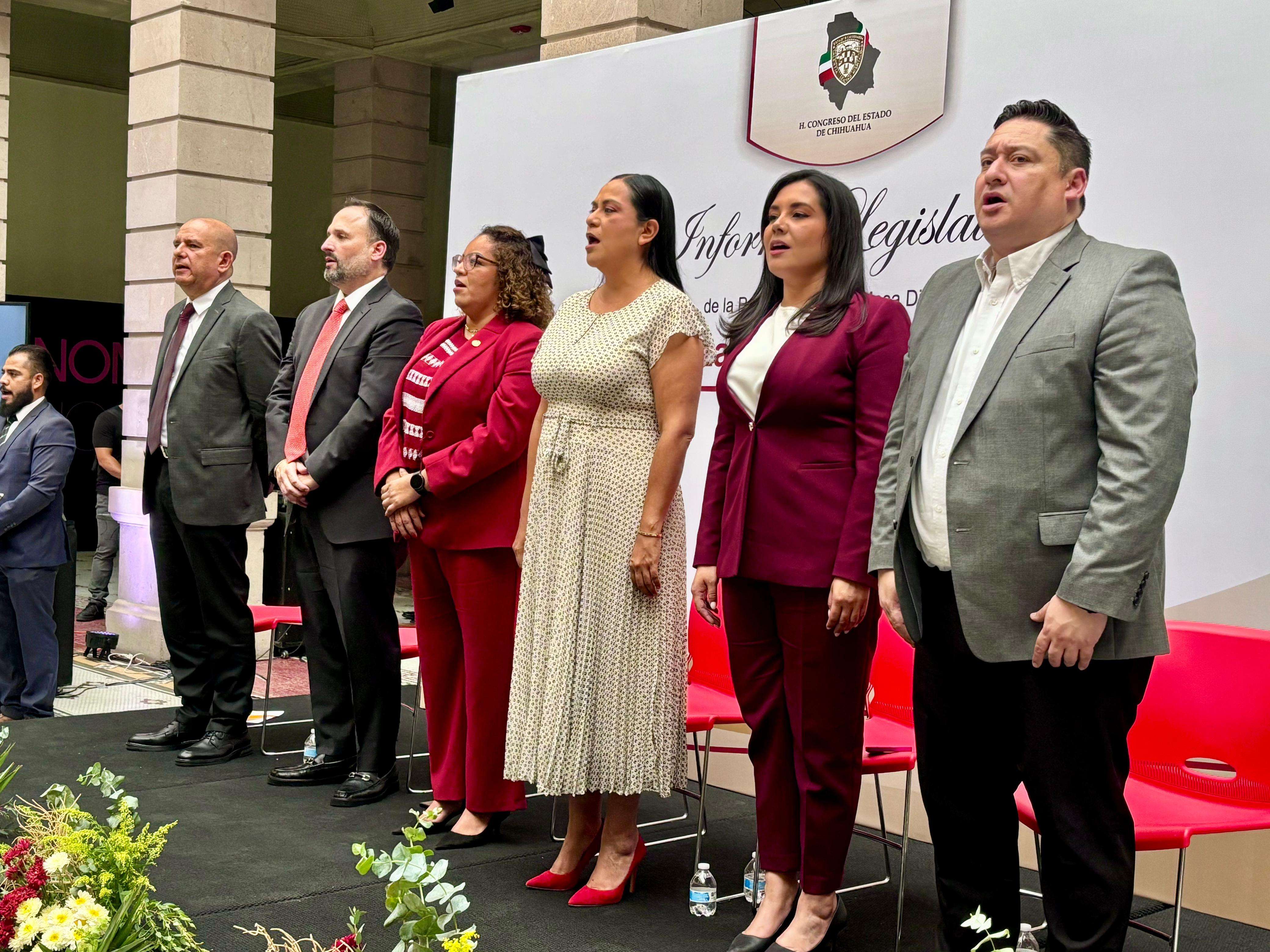 Asiste Ariadna Montiel a informe de Presidenta del Congreso