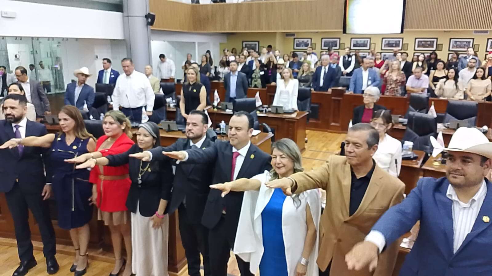 Aprueban Mesa Directiva del Segundo Año del Congreso 