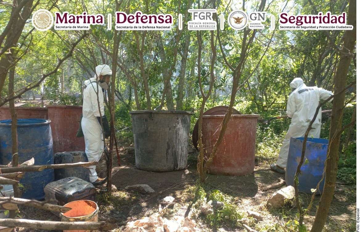 Les tumban a Los Mayos 21 toneladas de metanfetamina en Durango
