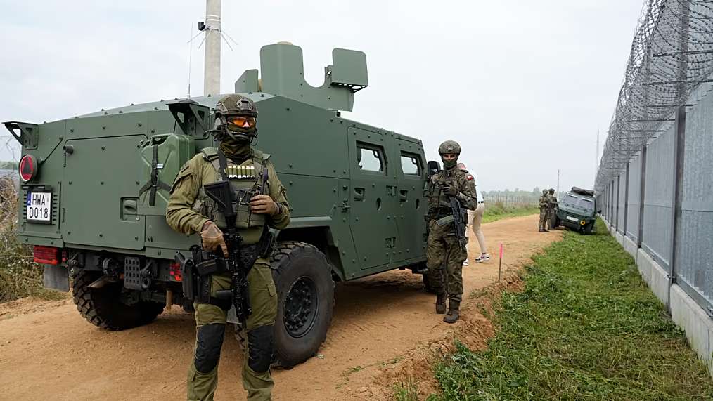 Denuncia Polonia sobrevuelo de drones rusos en su espacio aéreo