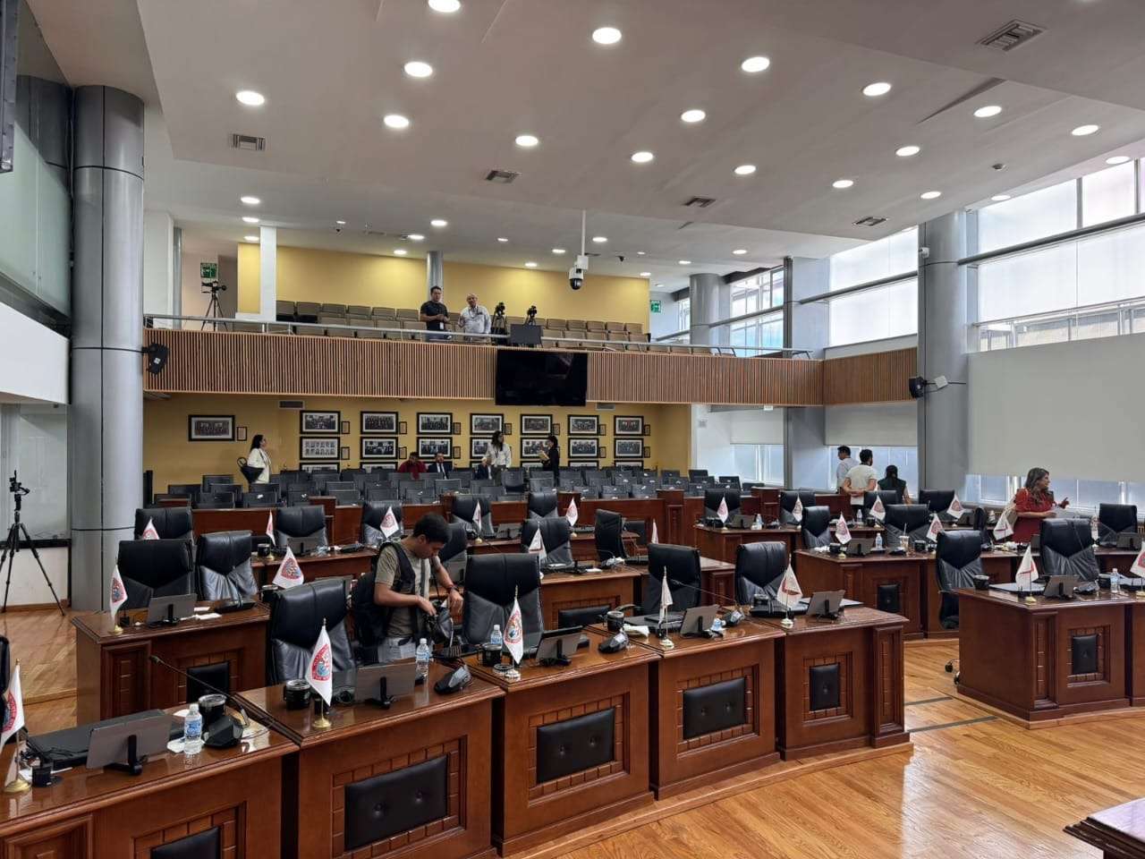 Suspenden sesión del Congreso por falta de quórum