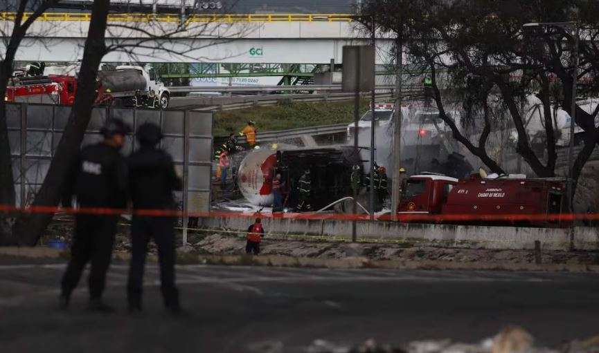 Sube a 90 cifra de heridos y cuatro muertos por explosión de pipa
