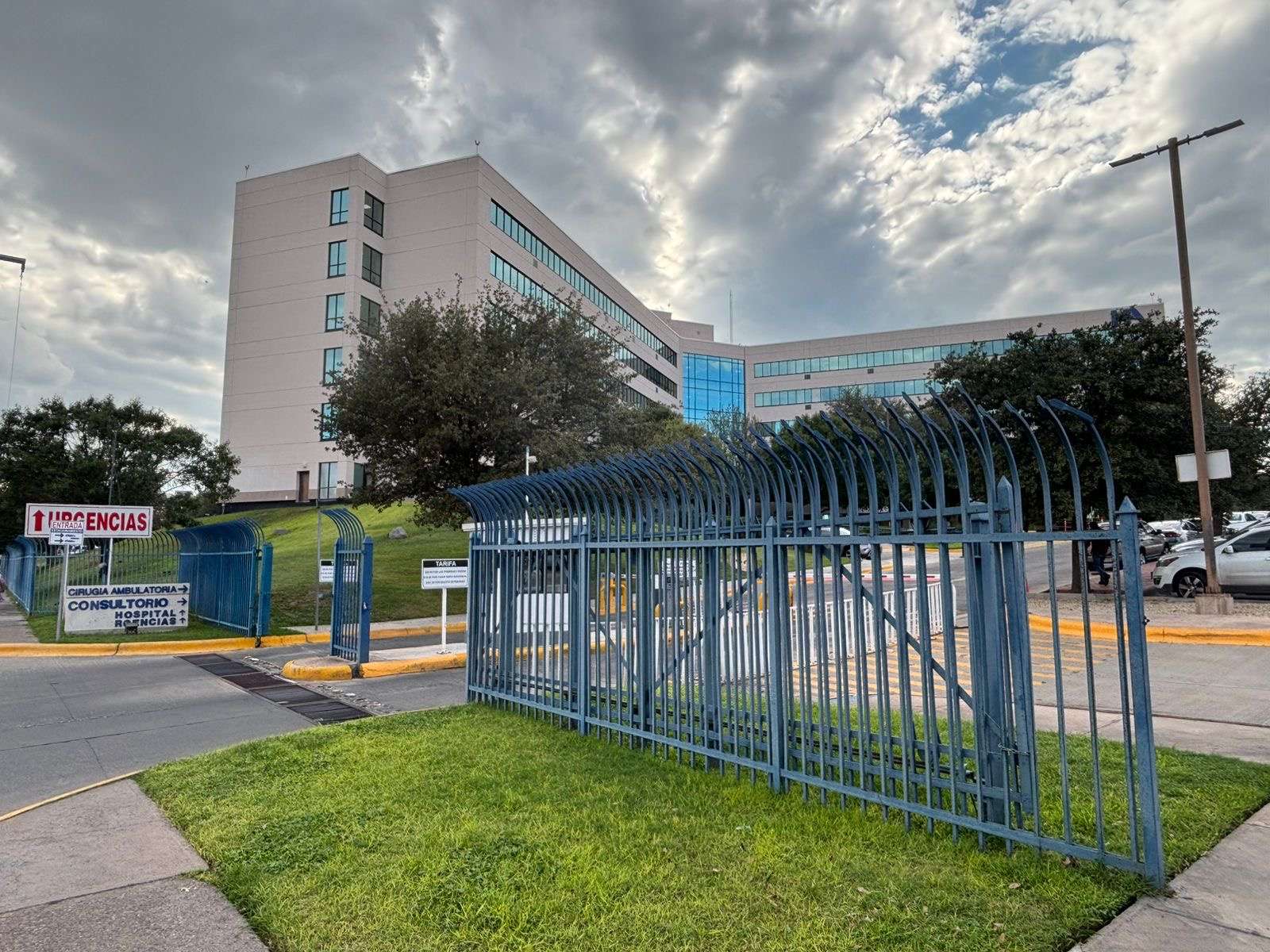 Internan a comandante herido de la AEI  en Hospital Ángeles