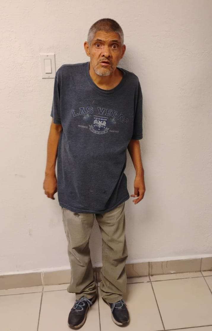 Solicitan apoyo para localizar a familia de hombre extraviado