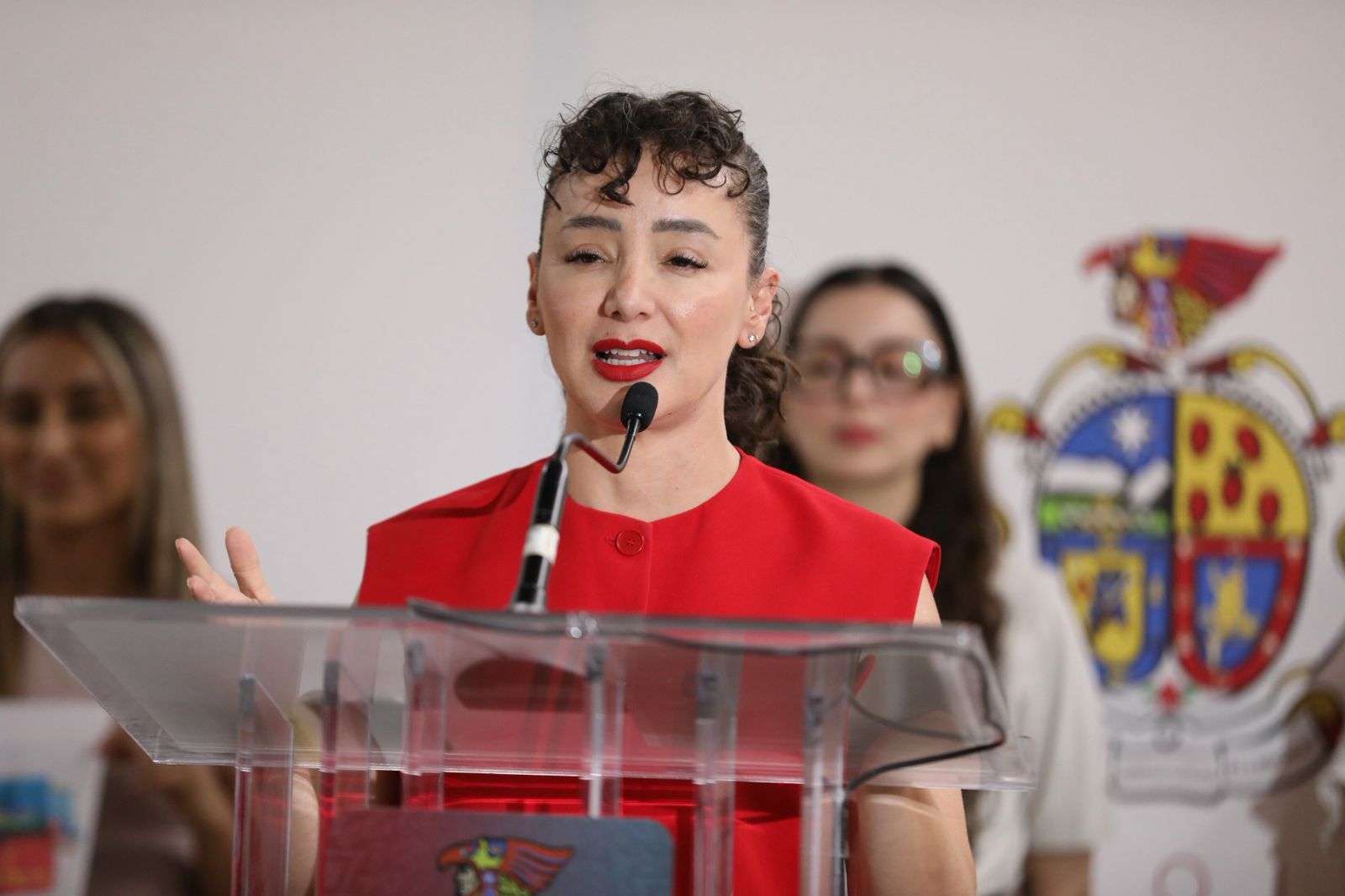Recorren centro histórico para rescatar historias de mujeres