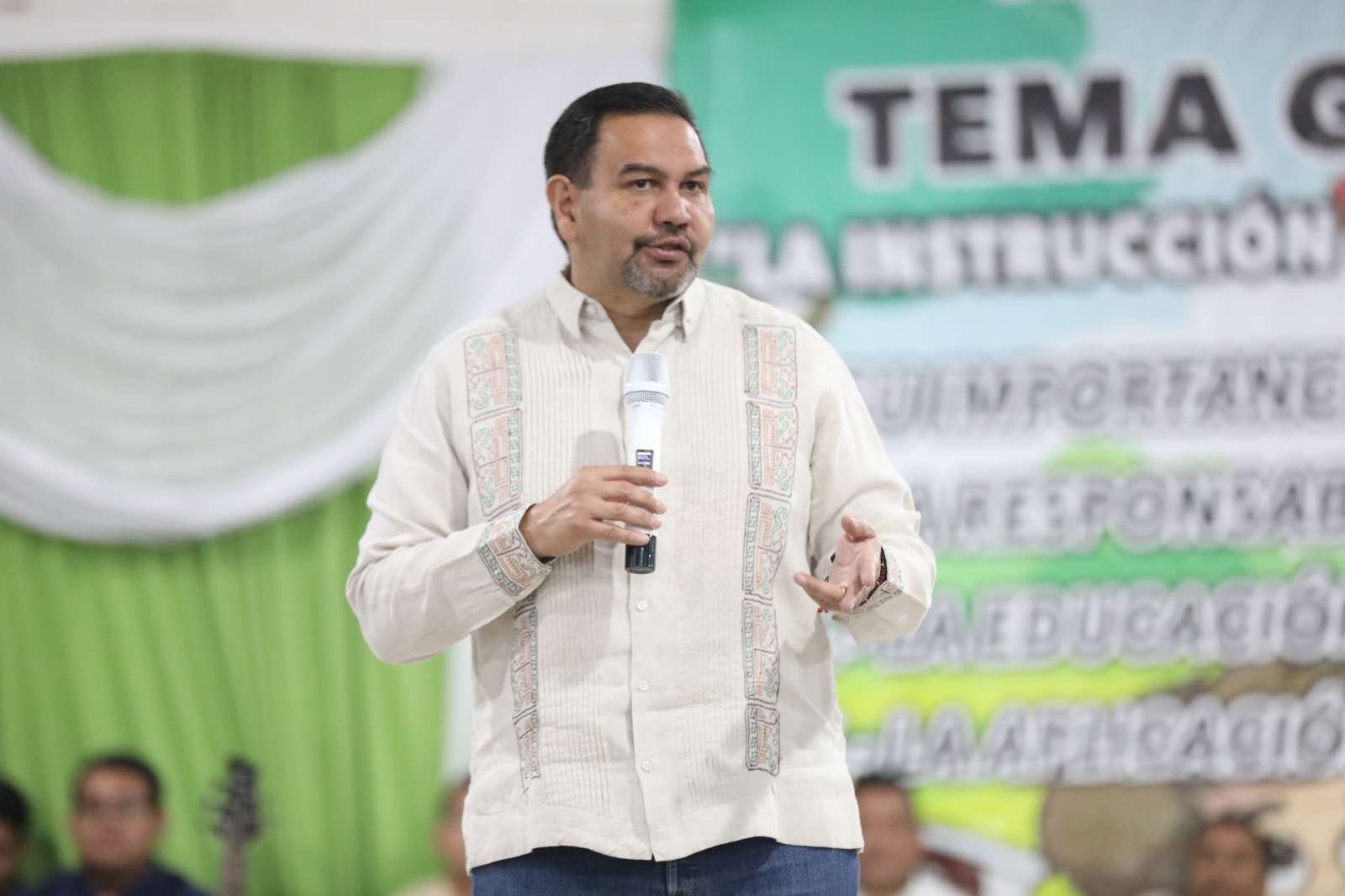 Visita alcalde a la Unión de Iglesias Evangélicas Independientes