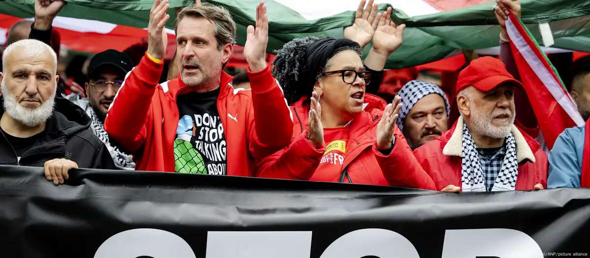 Marchan miles en Ámsterdam contra el genocidio en Palestina